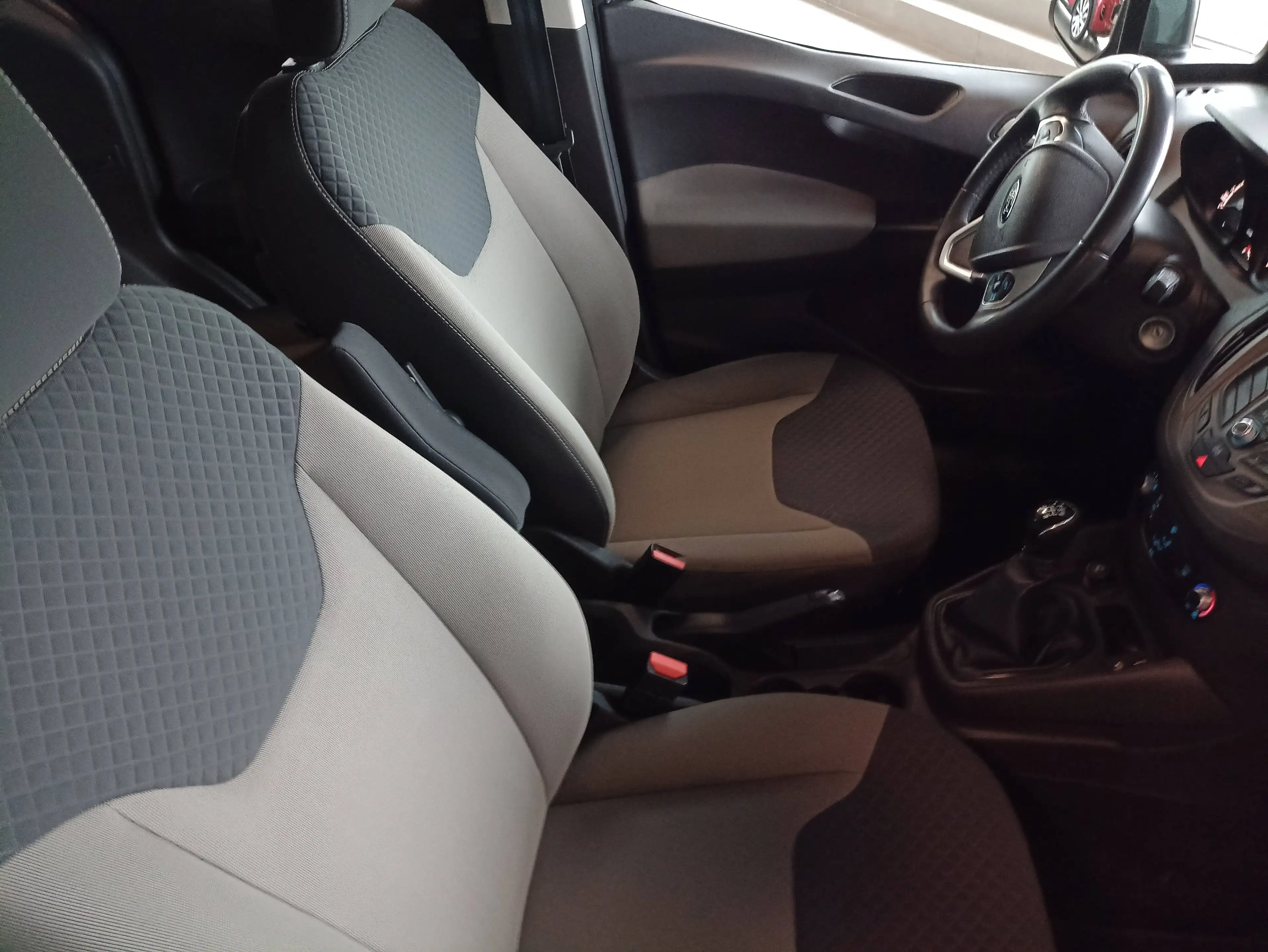 Ford Tourneo Courier Tourneo Courier 1.0 EcoBoost Trend, Zahnriemen NEU — photo 11