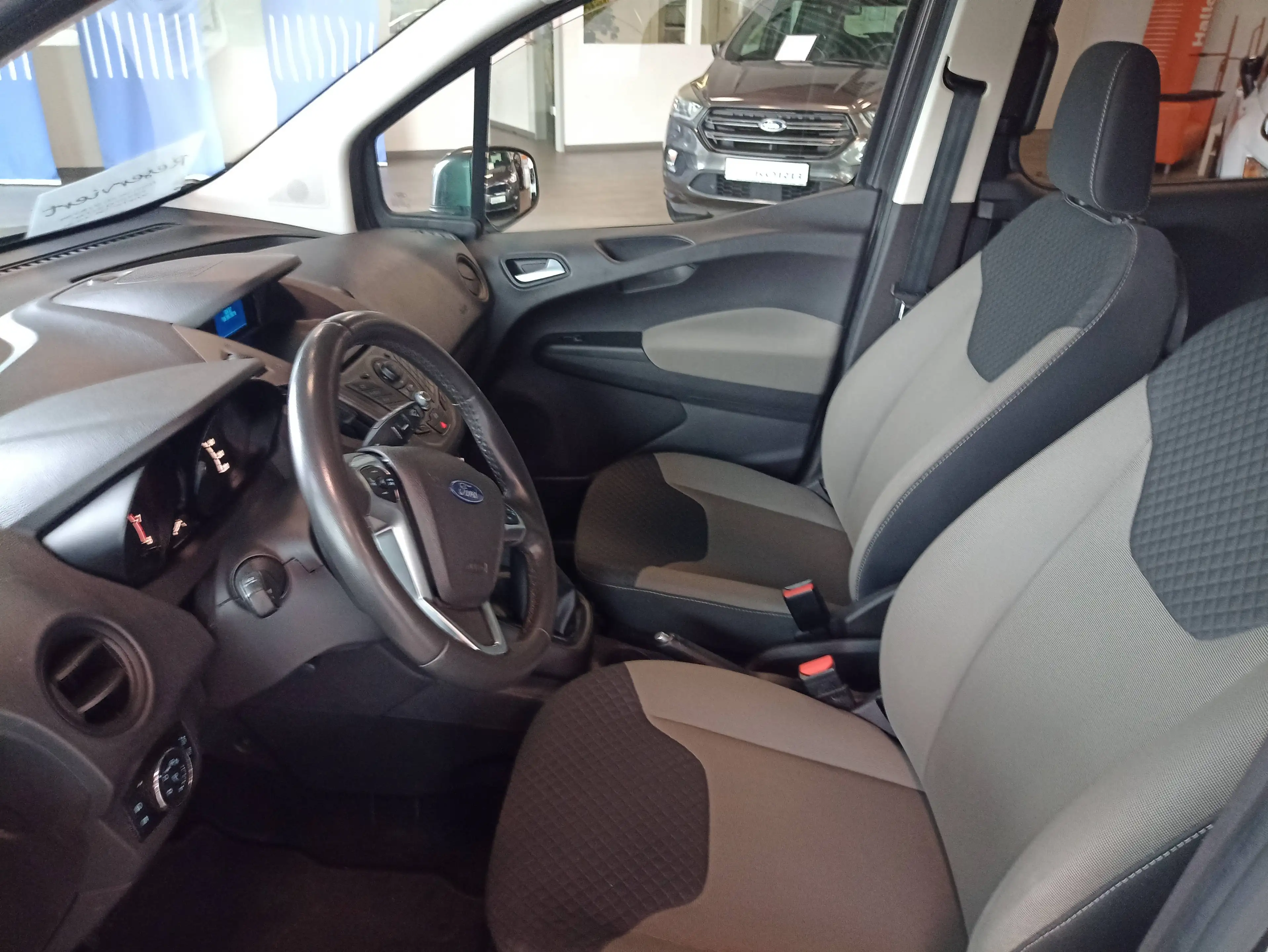 Ford Tourneo Courier Tourneo Courier 1.0 EcoBoost Trend, Zahnriemen NEU — photo 4