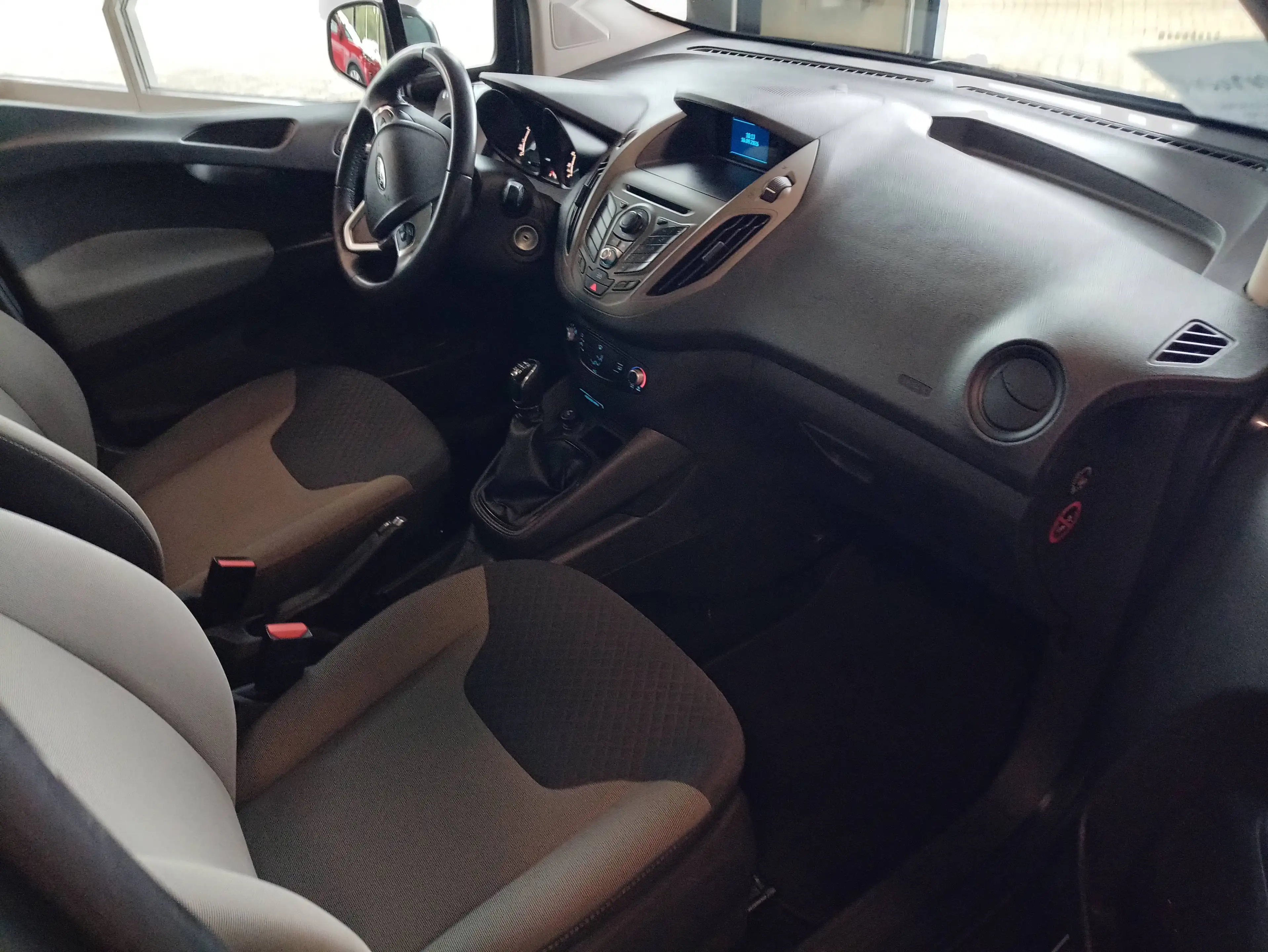 Ford Tourneo Courier Tourneo Courier 1.0 EcoBoost Trend, Zahnriemen NEU — photo 10