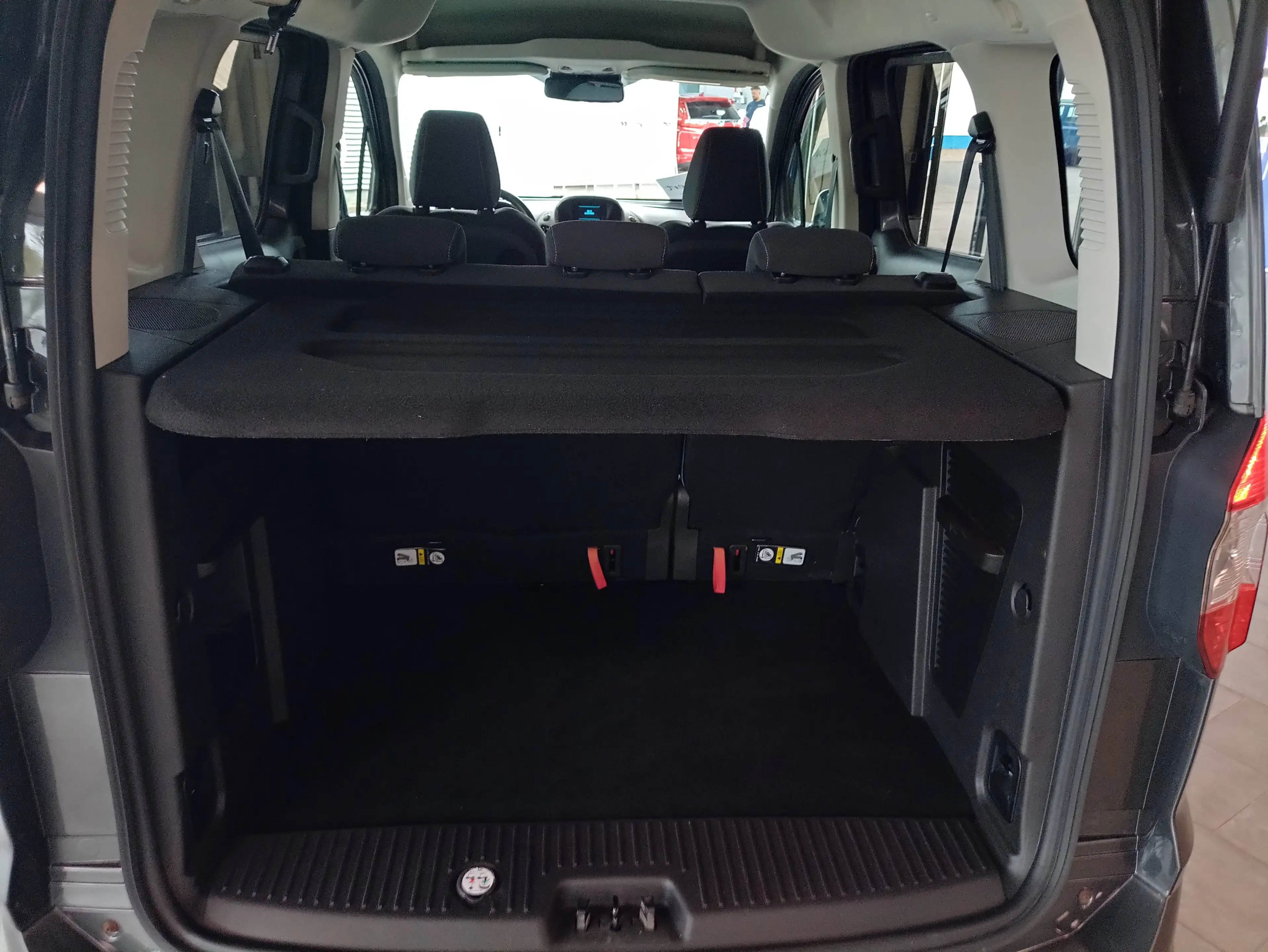 Ford Tourneo Courier Tourneo Courier 1.0 EcoBoost Trend, Zahnriemen NEU — photo 8