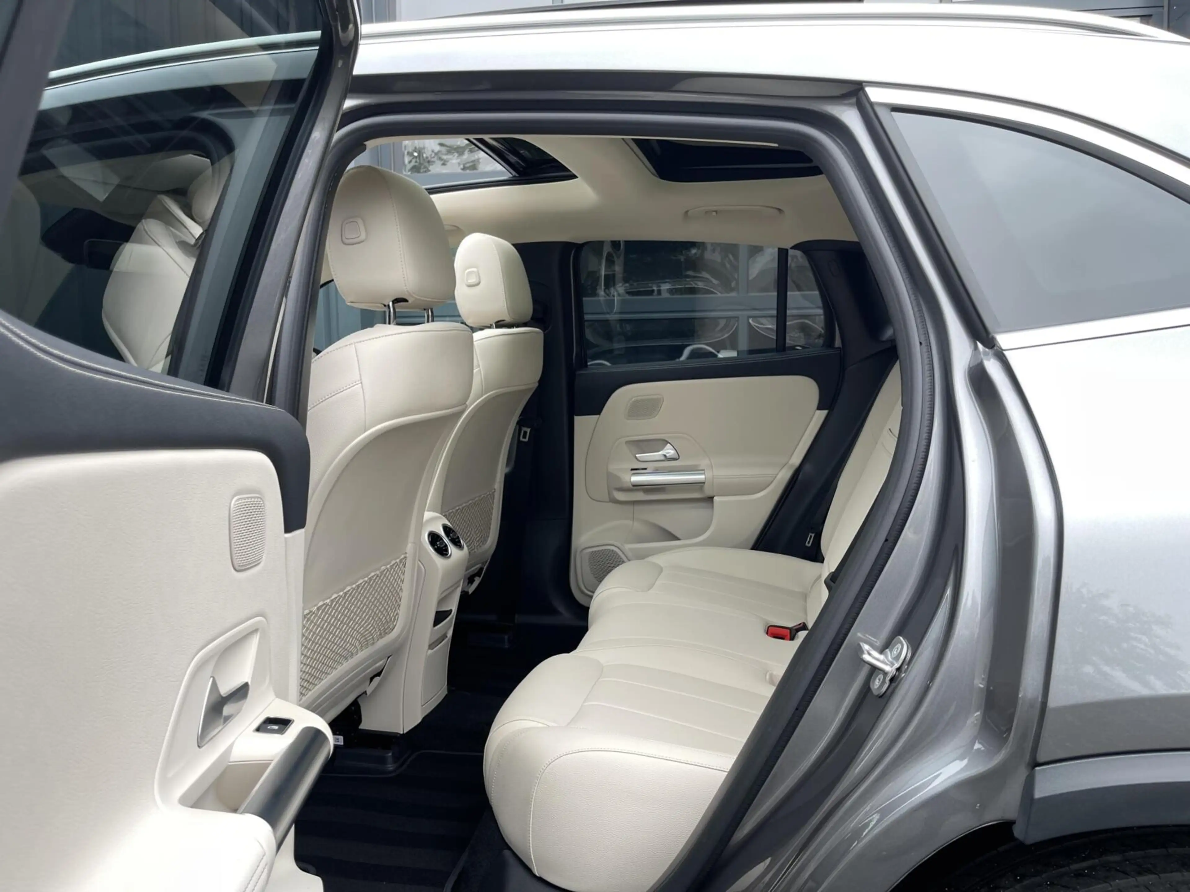 Mercedes-Benz EQA 250 250+ Business Solution Luxury 71 kWh PANORAMADAK|S — photo 36