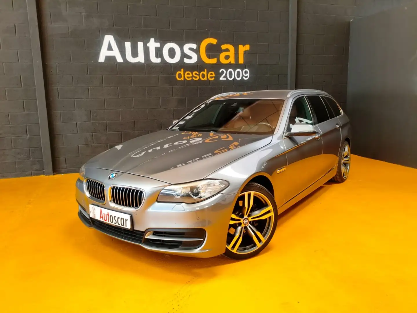 BMW 520 520dA Touring Grau - 1