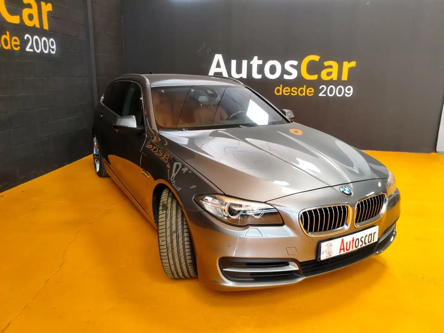 BMW 520 520dA Touring Grau - 2
