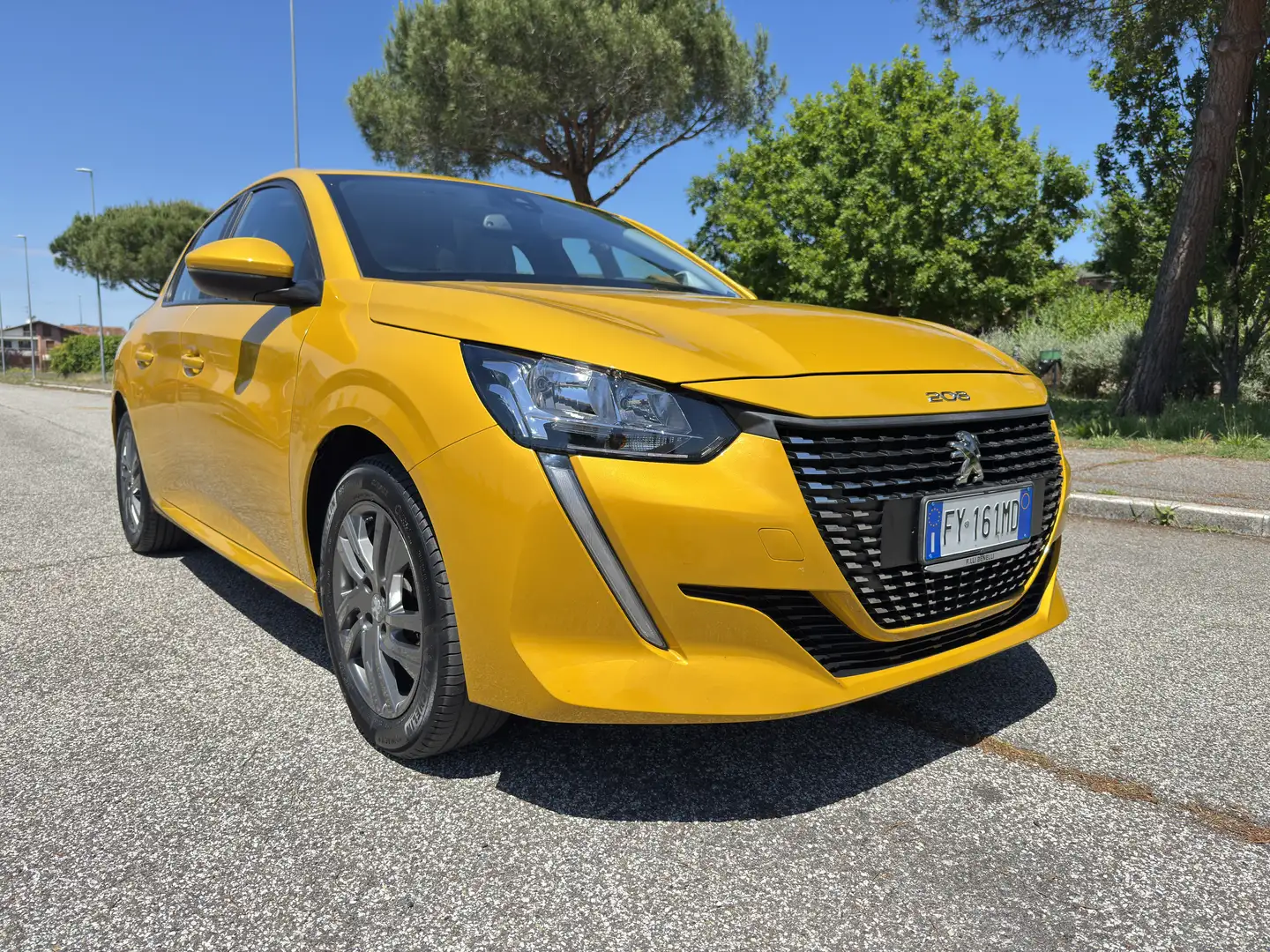 Peugeot 208 1.2 puretech Active s&s 75cv neopatentati Złoty - 2