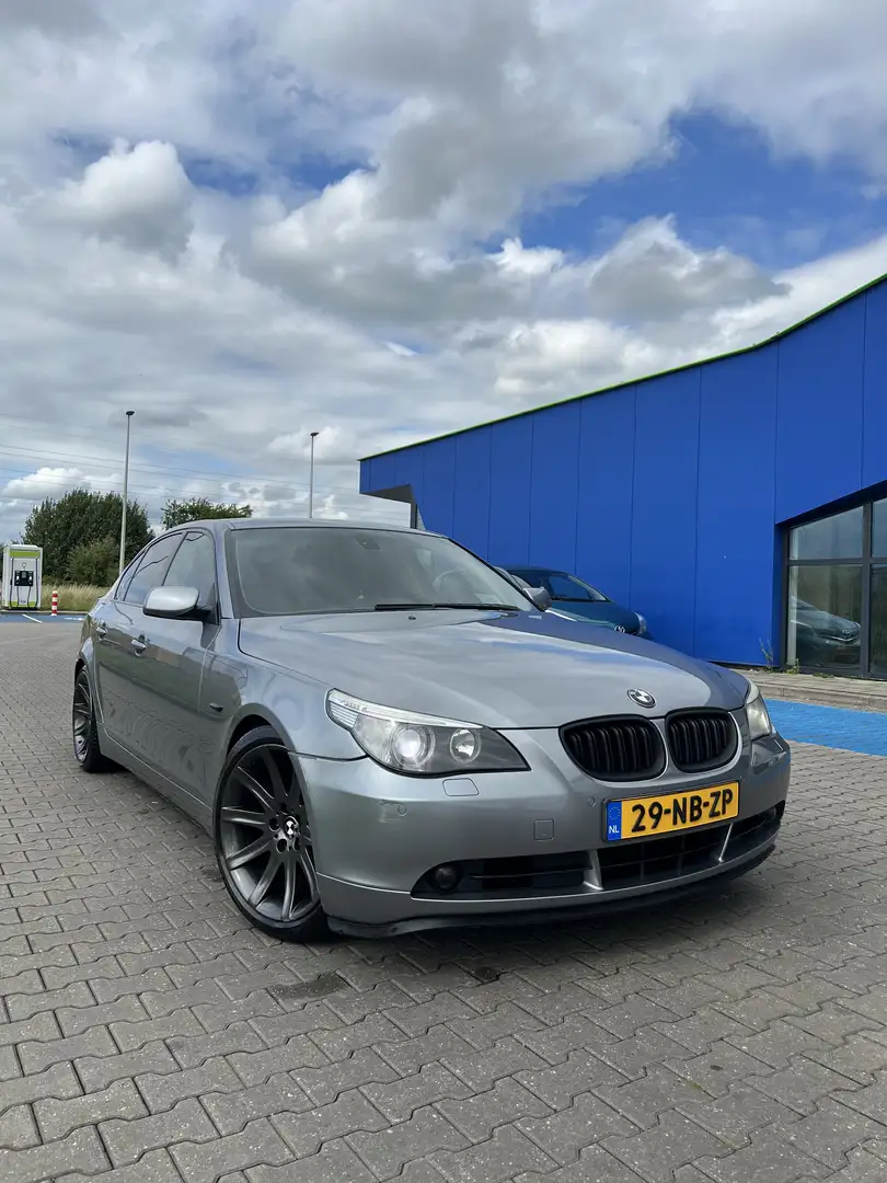 BMW 530 530i - 2