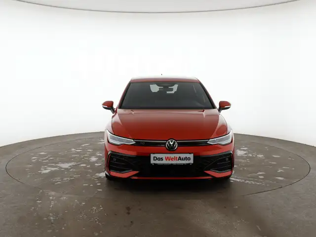 Volkswagen Golf view 3