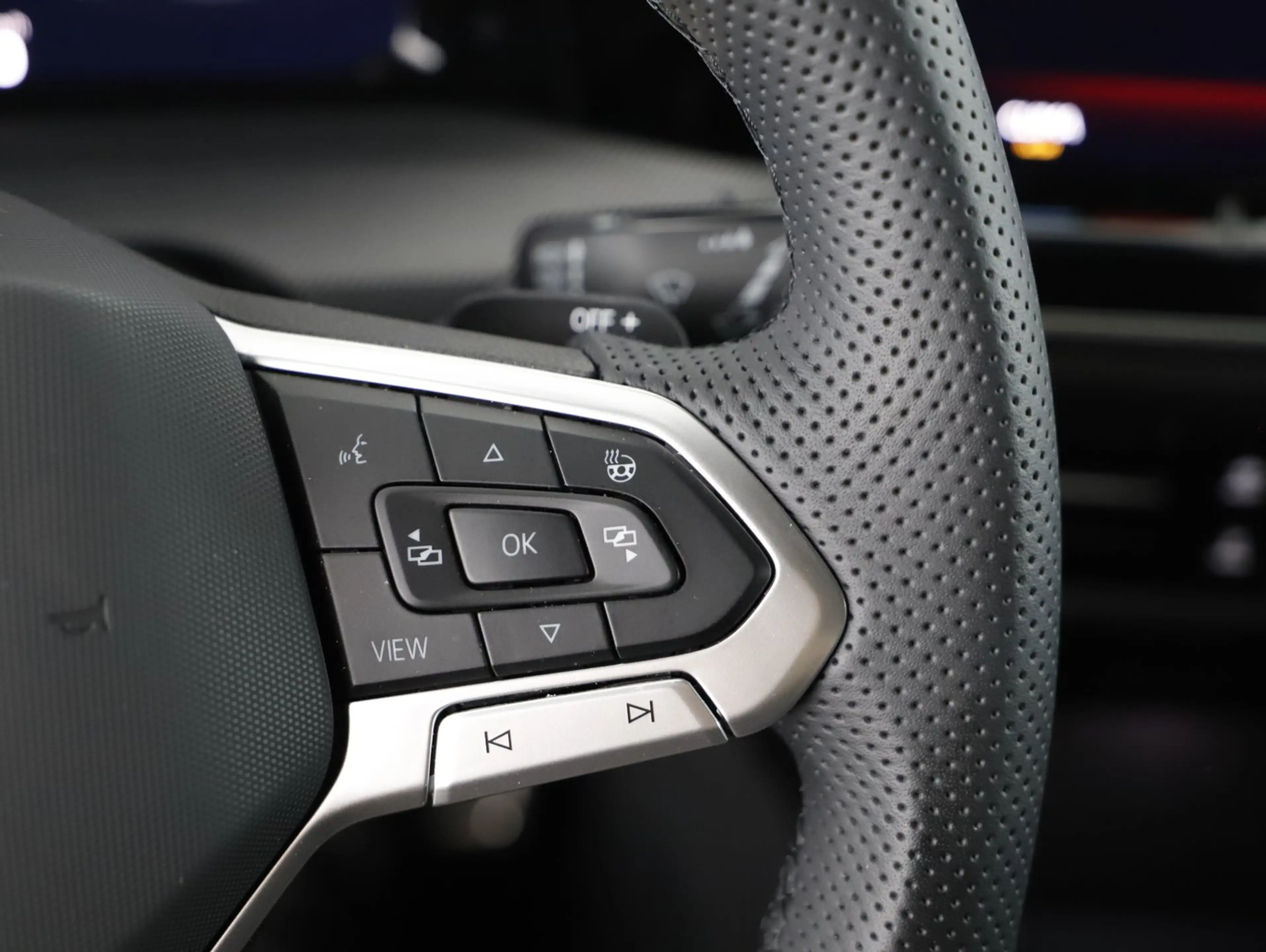 Volkswagen Golf R R-Line mHEV TSI DSG — photo 15