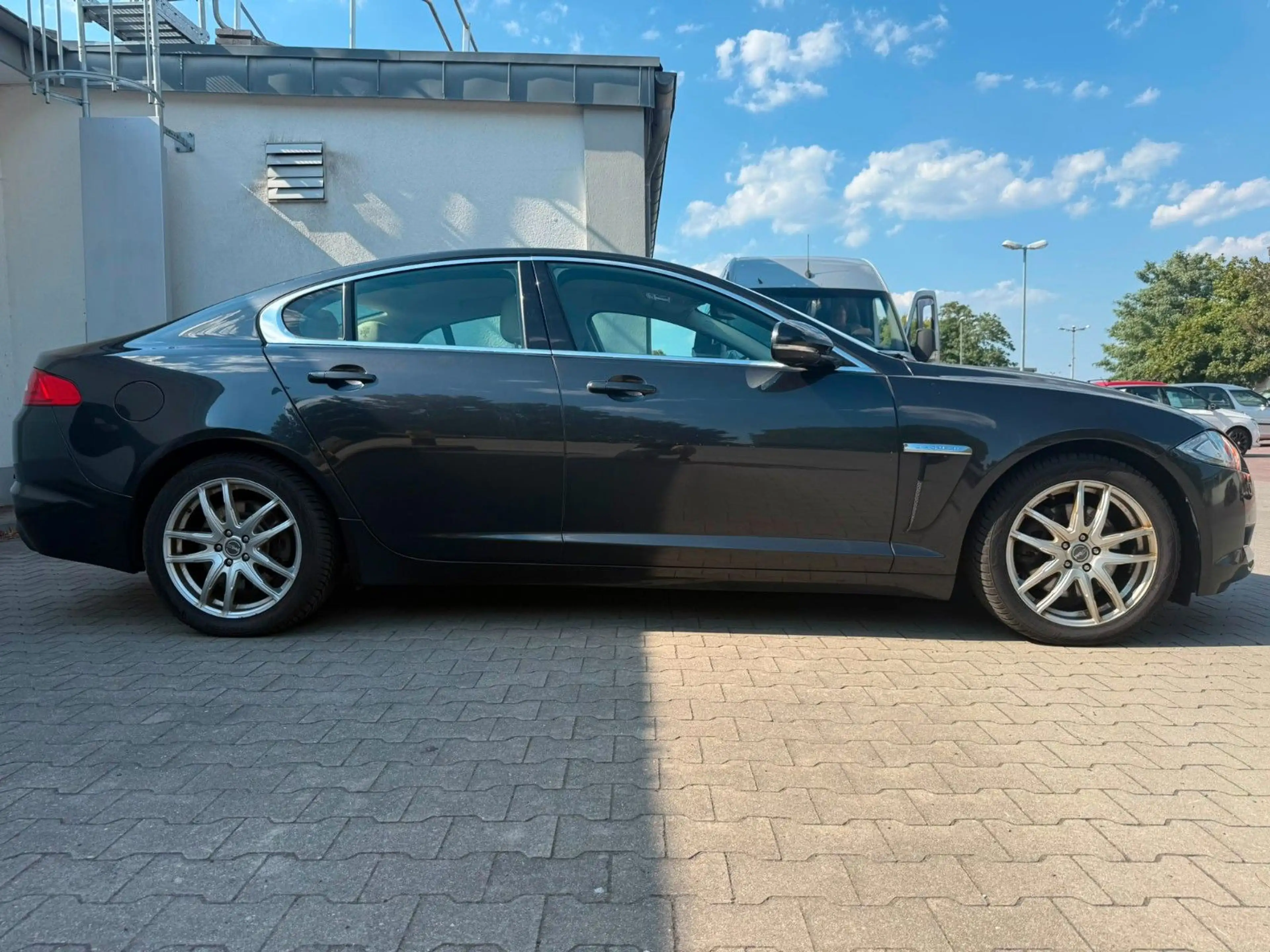 Jaguar XF 3.0 V6 Diesel — photo 9