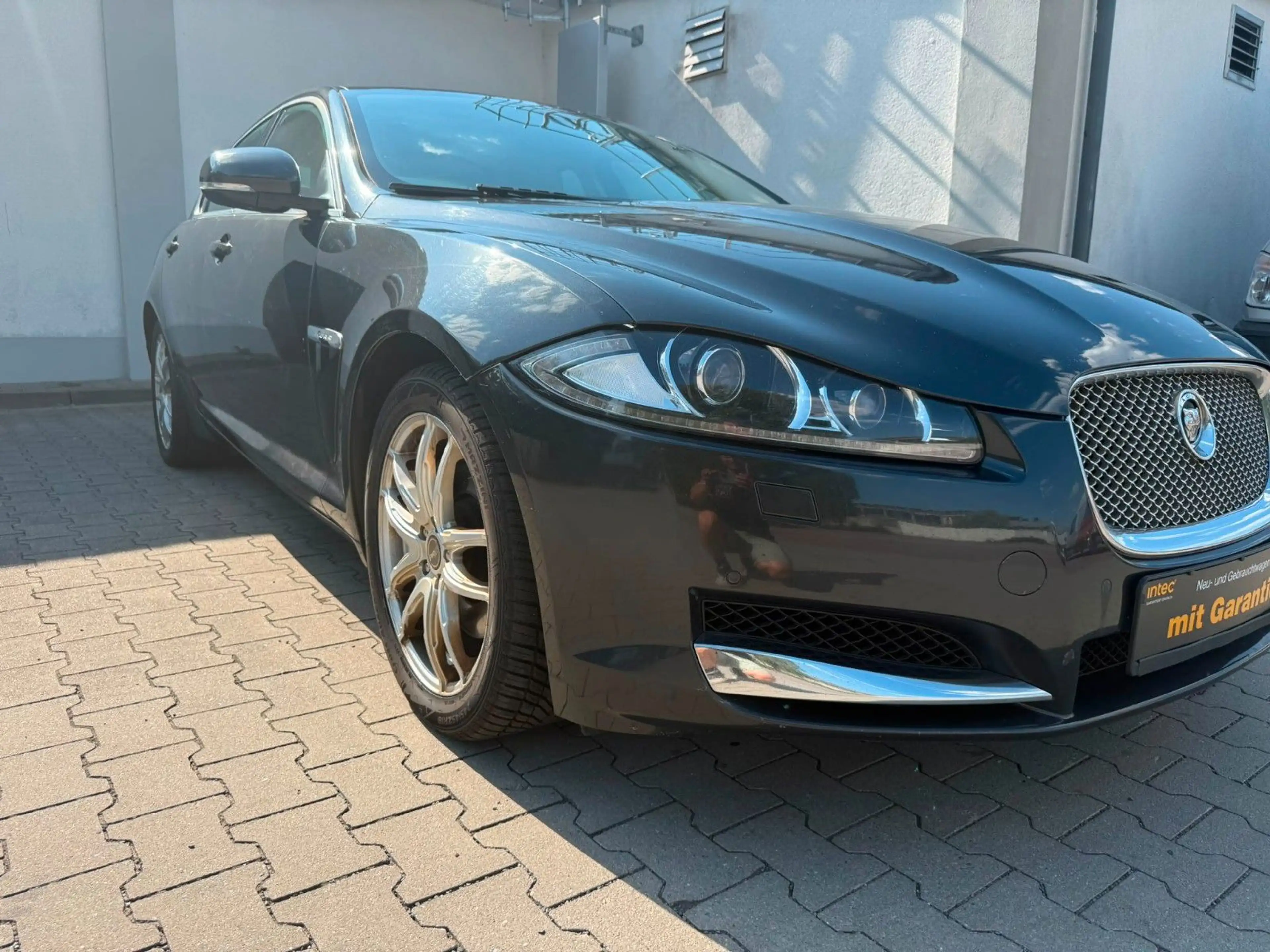 Jaguar XF 3.0 V6 Diesel — photo 10
