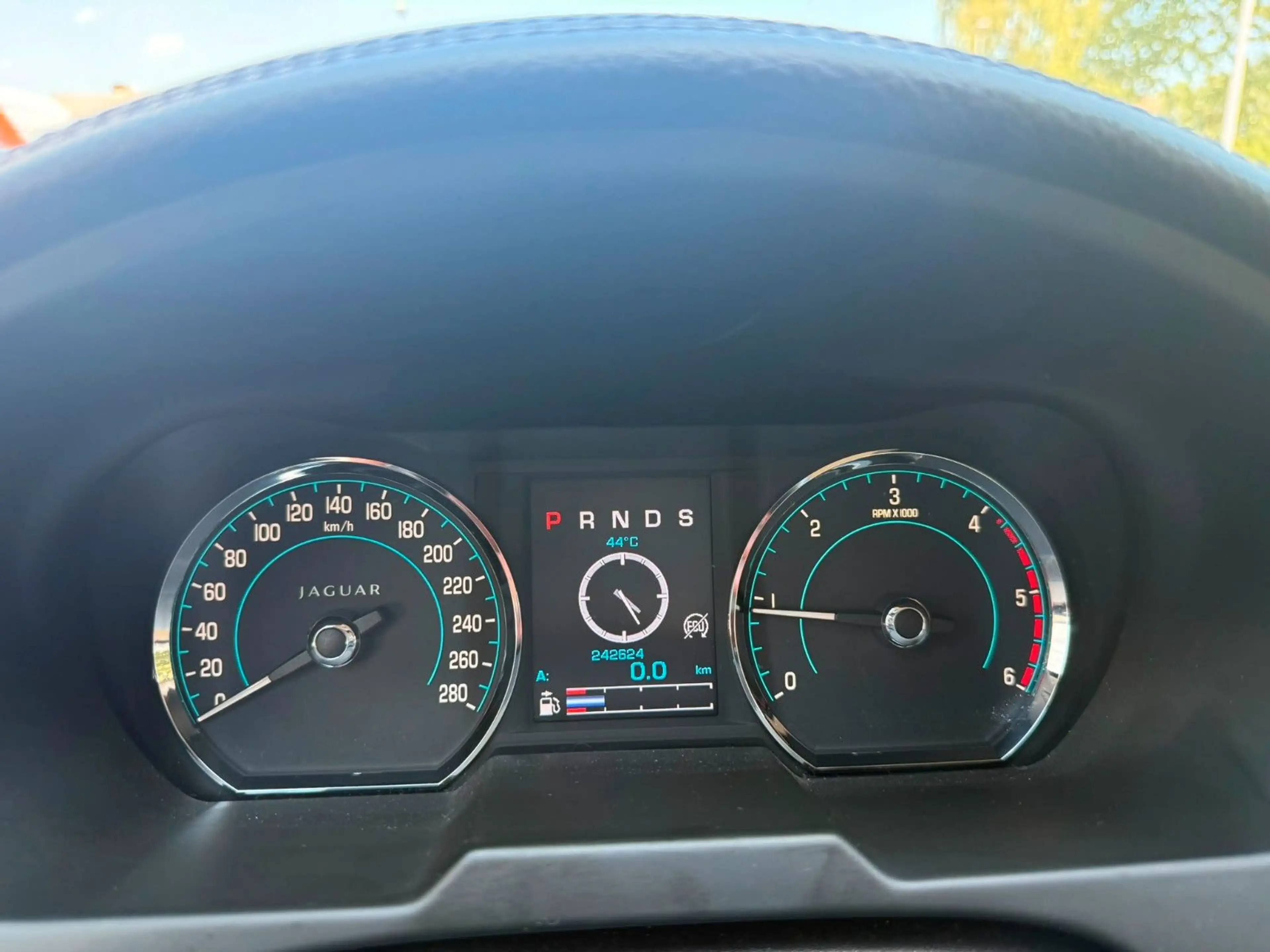 Jaguar XF 3.0 V6 Diesel — photo 13