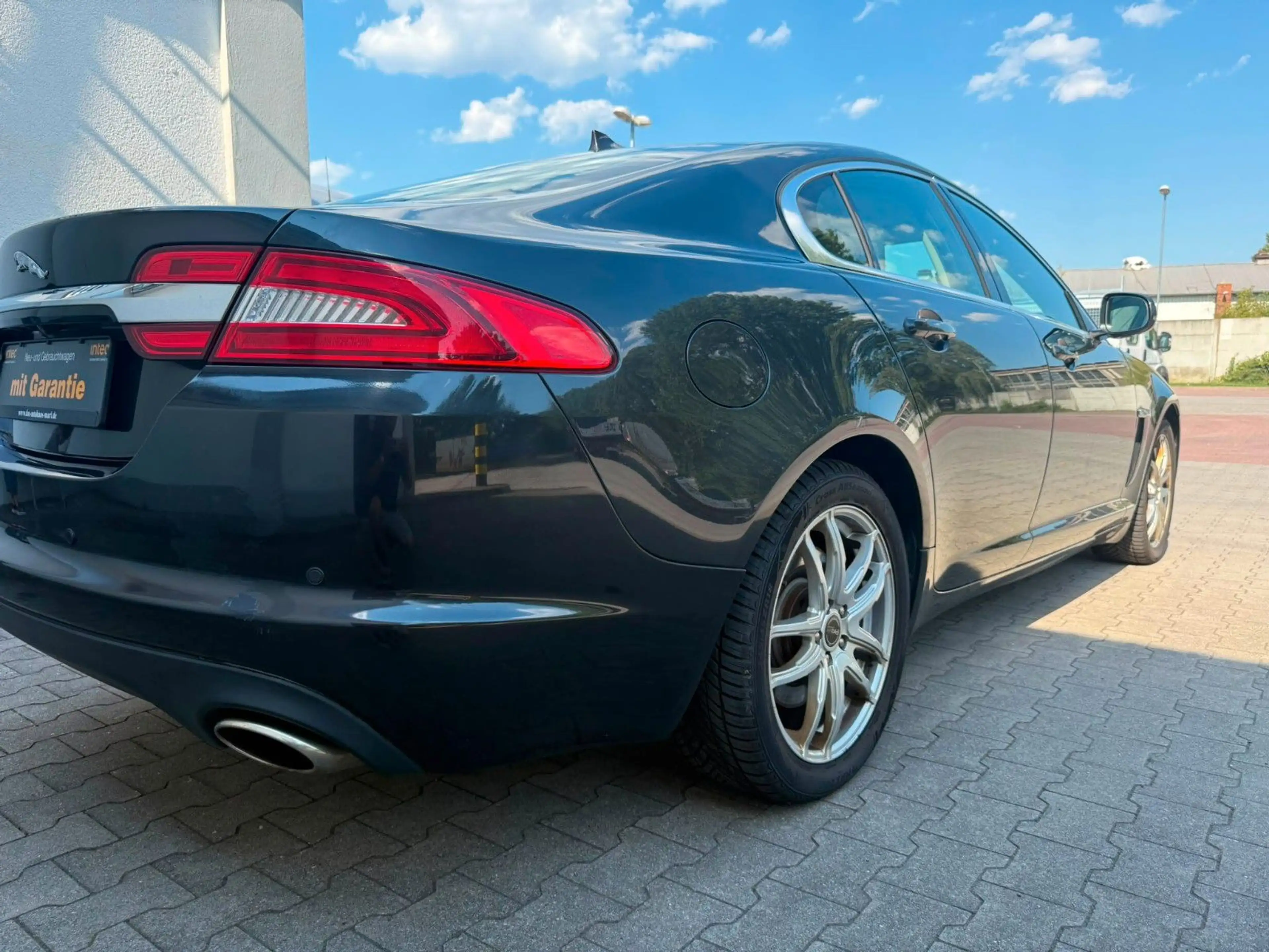 Jaguar XF 3.0 V6 Diesel — photo 8