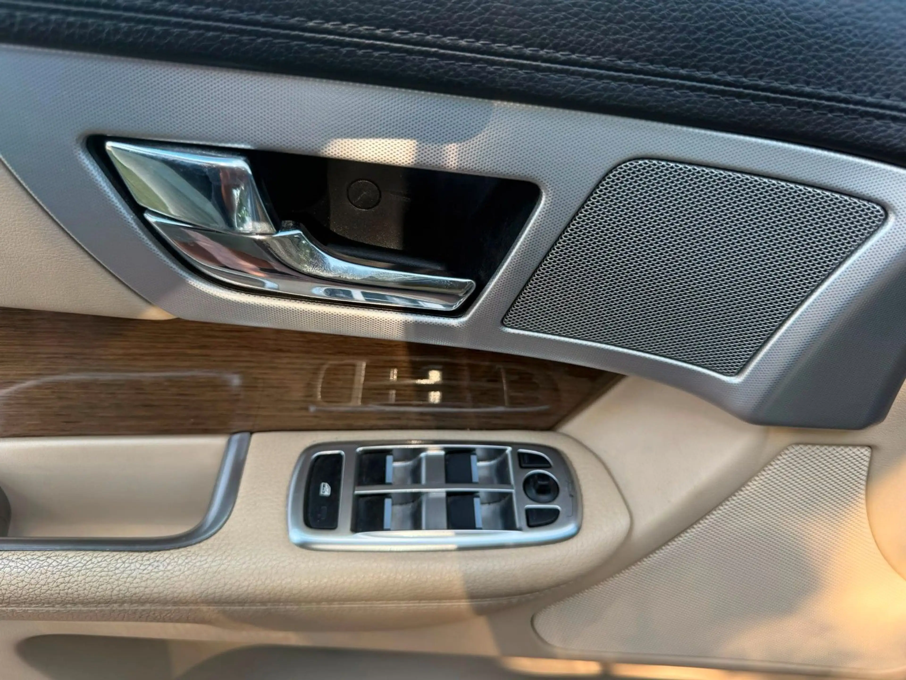 Jaguar XF 3.0 V6 Diesel — photo 15