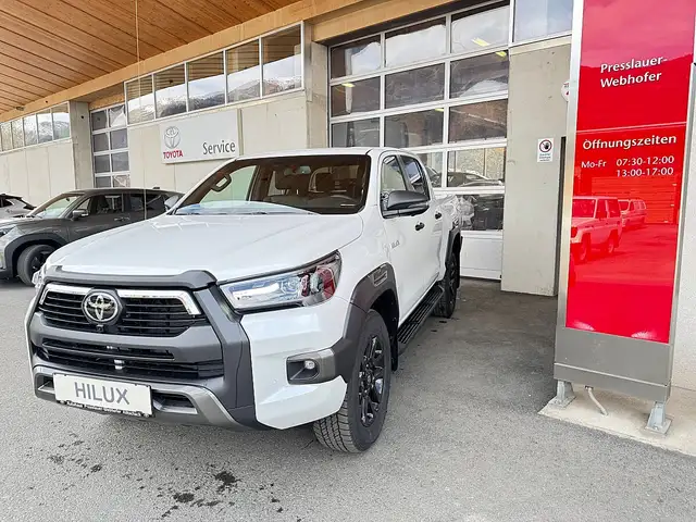 Toyota Hilux DK Invinsible 4WD 2,8 D-4D Aut. Ansicht 3