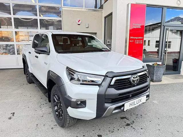Toyota Hilux DK Invinsible 4WD 2,8 D-4D Aut. Ansicht 1