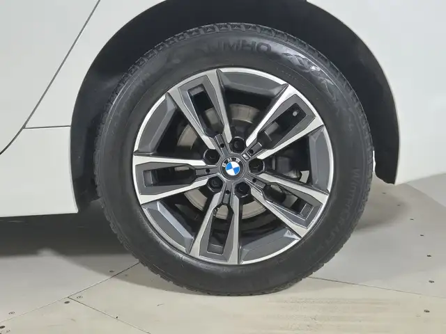 BMW 2 Series view 14