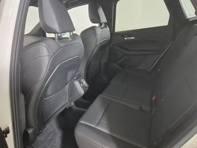 BMW 2 Series view 8