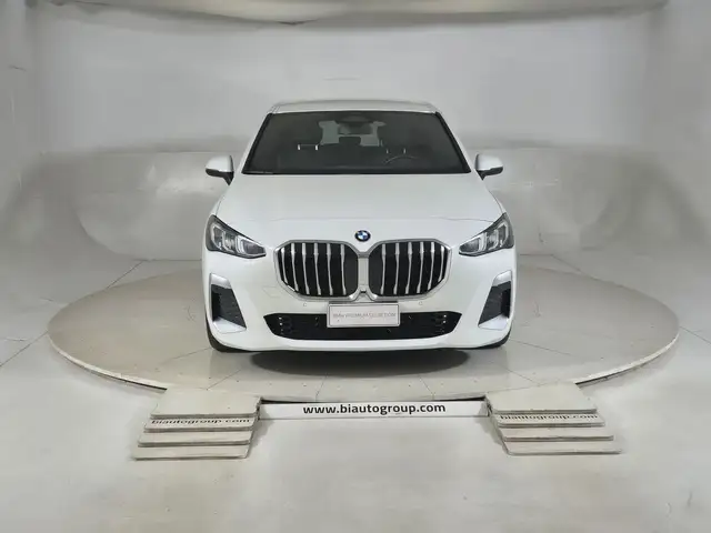 BMW 2 Series view 3