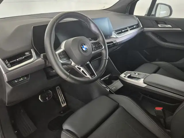 BMW 2 Series view 7