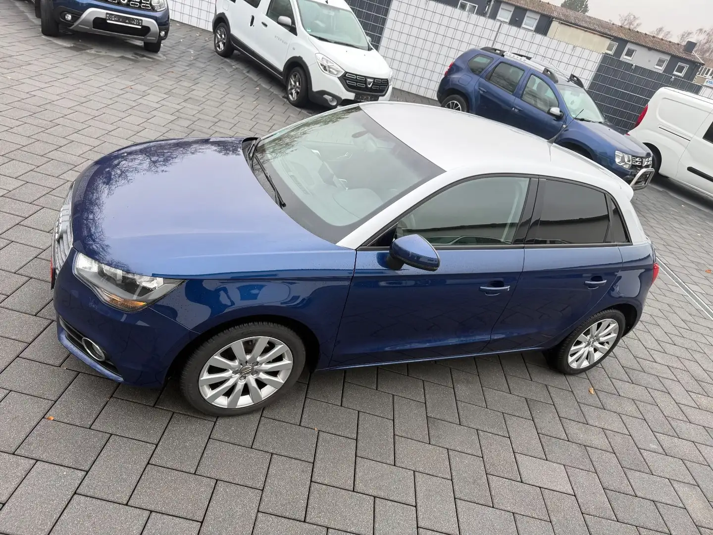 Audi A1 Sportback attraction S-Tronic Blau - 2
