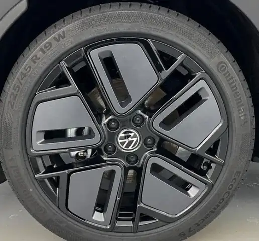 Volkswagen T-Roc view 8