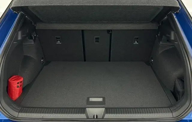 Volkswagen T-Roc view 9