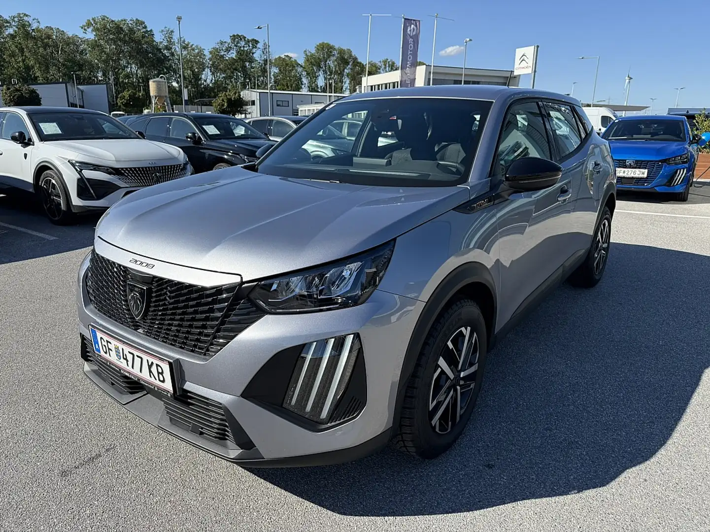 Peugeot 2008 PureTech 100 S&S Style 6-Gang-Manuell Grau - 1