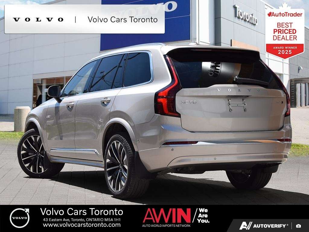 2026 Volvo XC90 B6 AWD Ultra Bright Theme 6-Seater alt 4