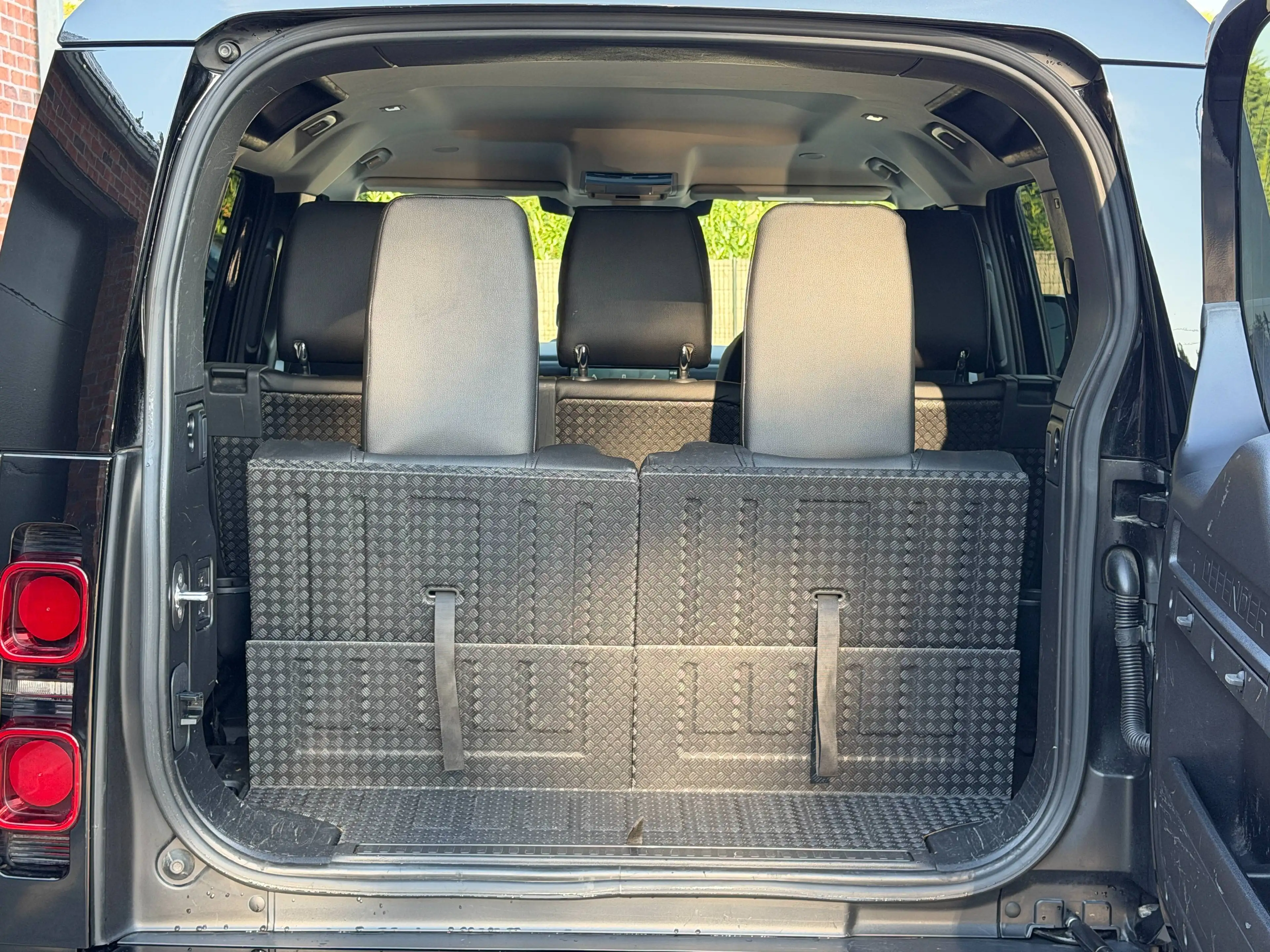 Land Rover Defender 7 places - Caméra 360° - Suspensions pneum - Attelage — photo 15