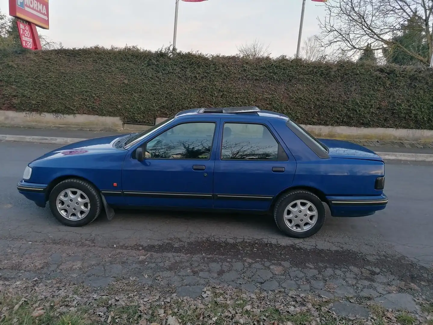 Ford Sierra CLX.Alus.Servo.SD.1A.TÜVneu!! Blau - 2
