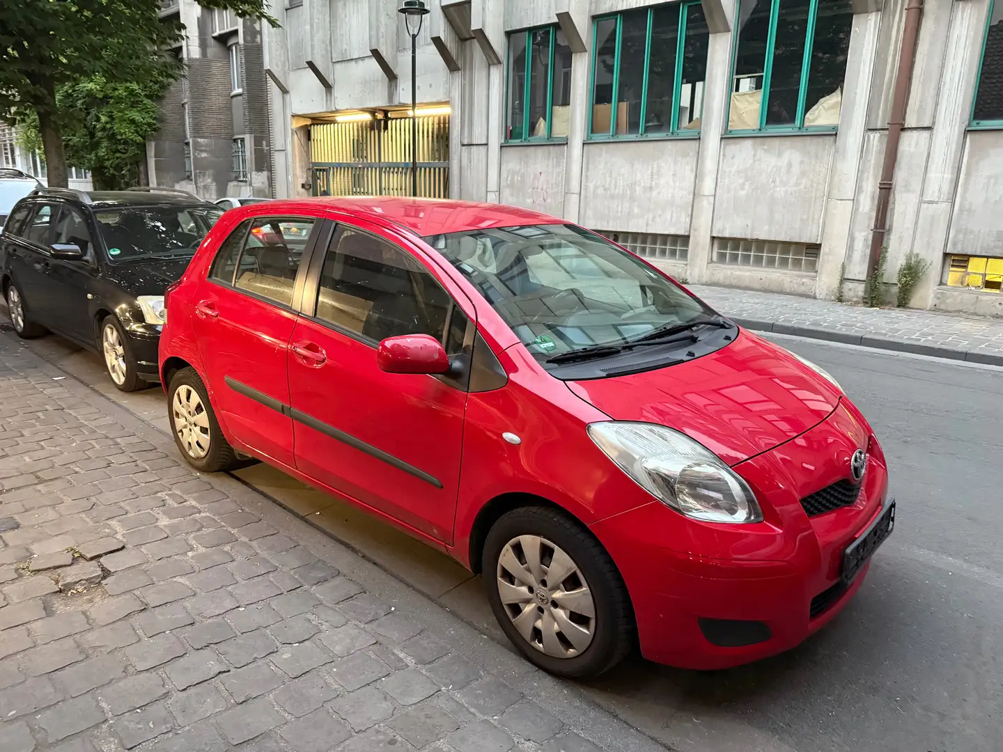 Toyota Yaris 1.3i VVT-i 16v Connected - 1