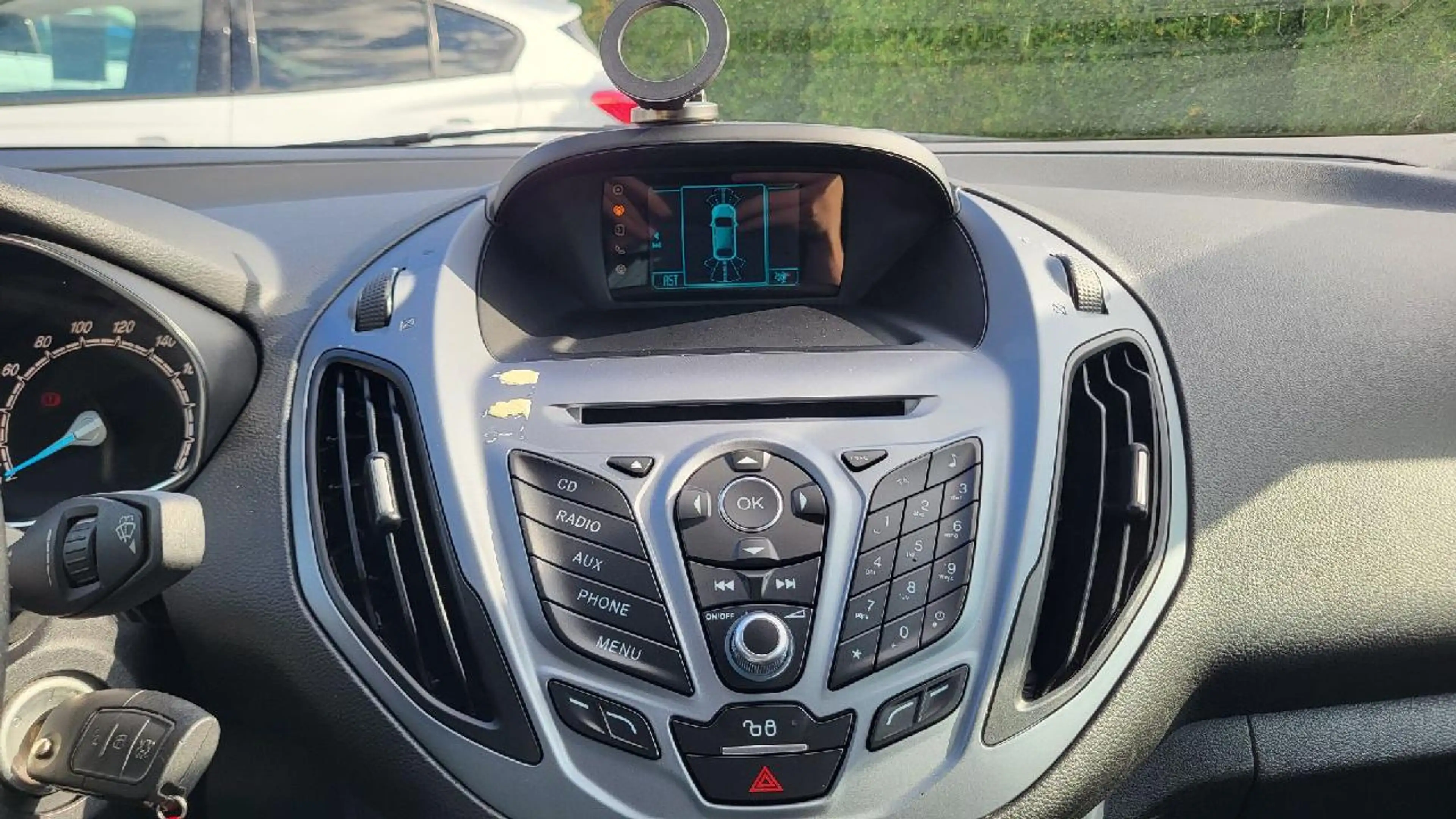 Ford B-Max Trend — photo 14