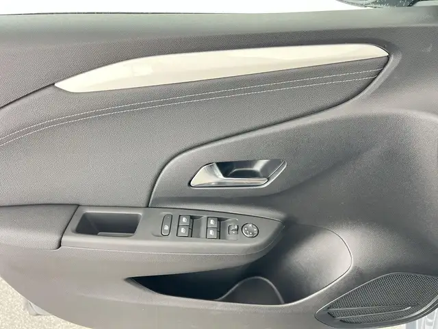Opel Corsa view 10
