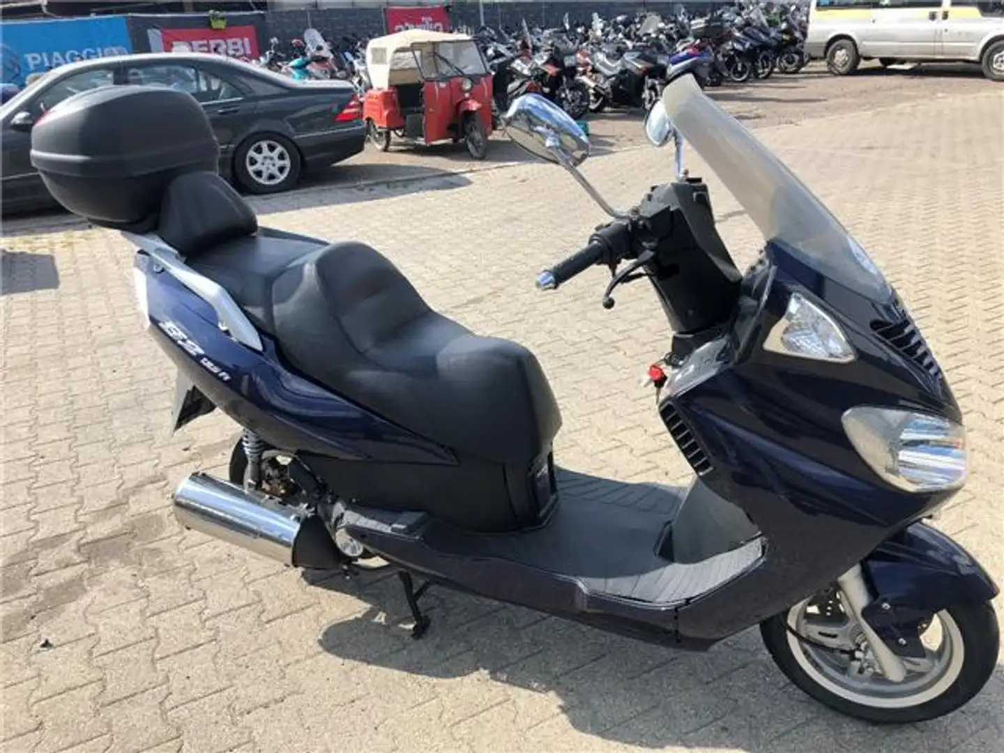 Daelim Freewing 125 Roller/Scooter in Blau gebraucht in Herne für € 950,-