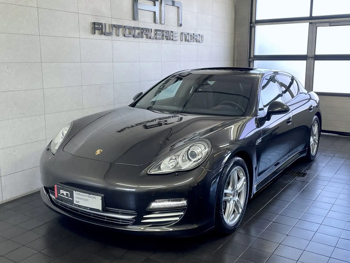 Porsche Panamera 4 Platinum Edition 1.Hand+Luftfed+Standheiz.+SHD Grau - 2