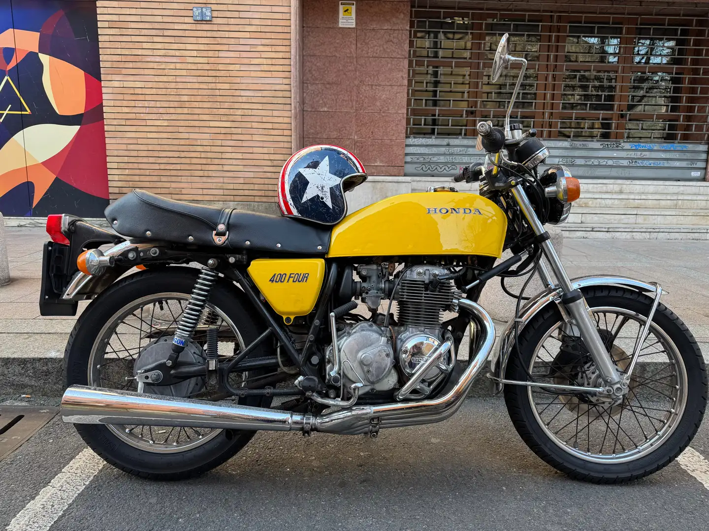 Honda CB 400 Yellow - 1
