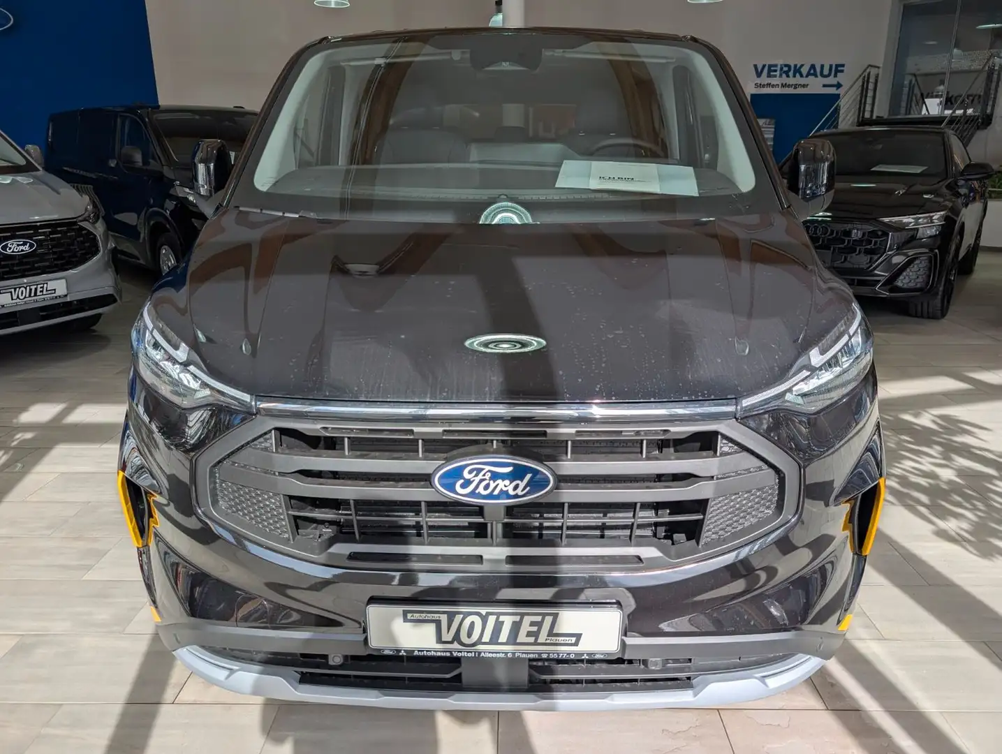 Ford Tourneo Custom Transit Custom Trail 2,0l Allrad Automatik! Černá - 2