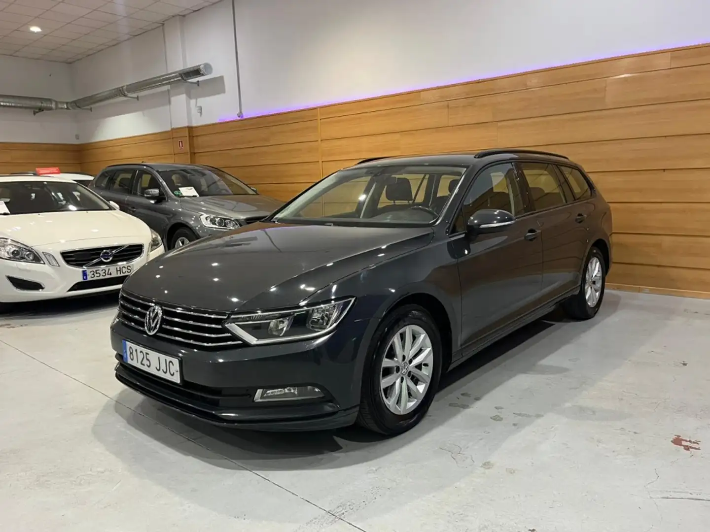 Volkswagen Passat Variant 1.6TDI Bluemotion 88kW Gris - 1