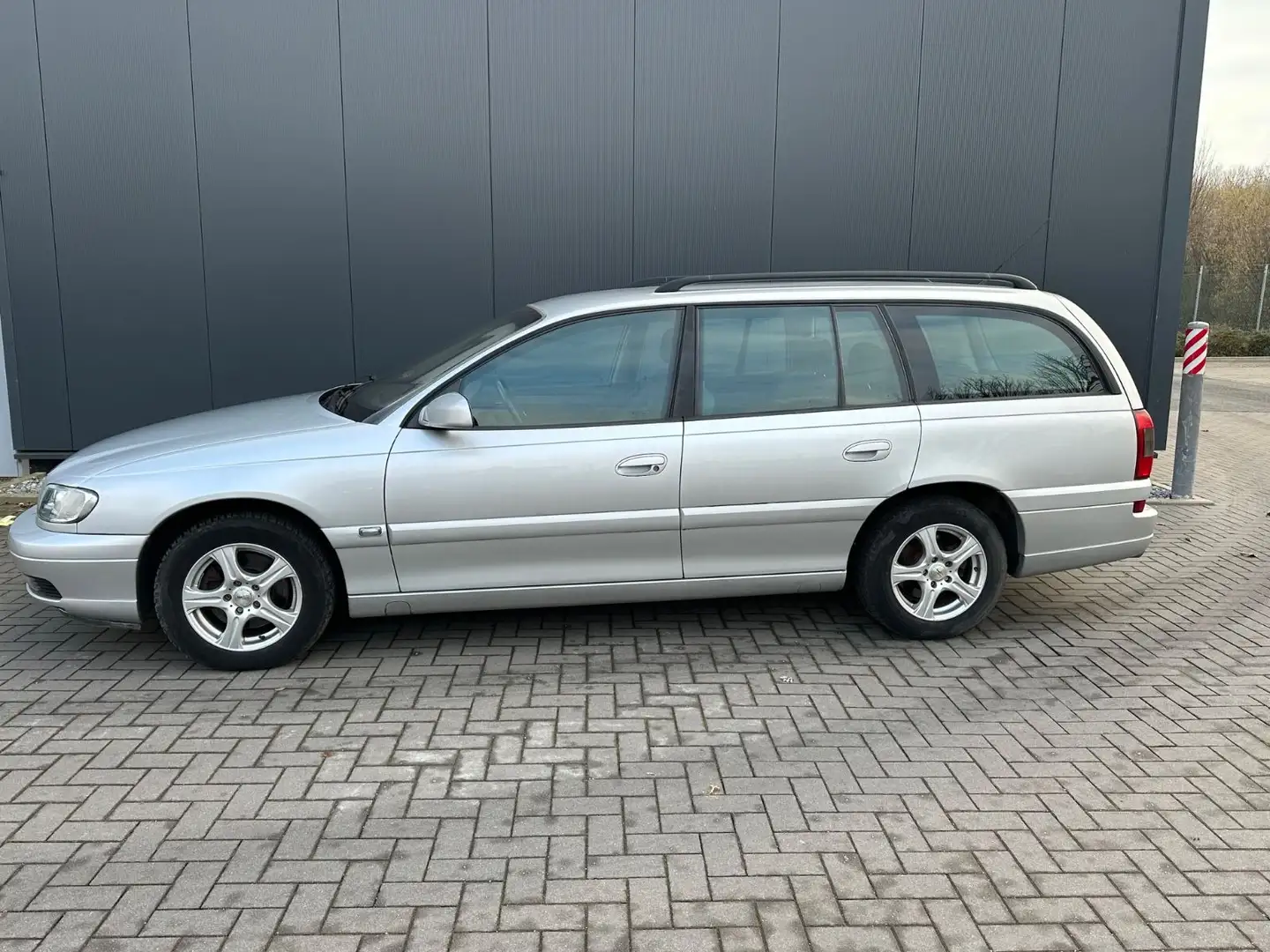 Opel Omega 2.2 16V Edition Silber - 2