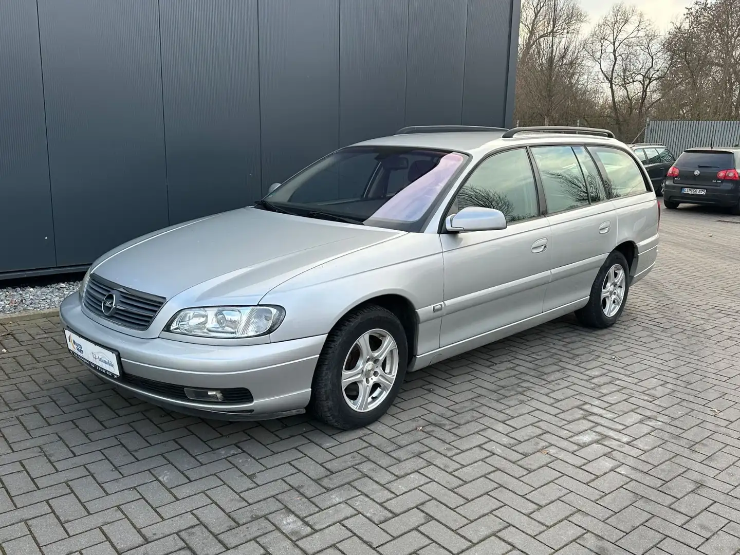 Opel Omega 2.2 16V Edition Silber - 1