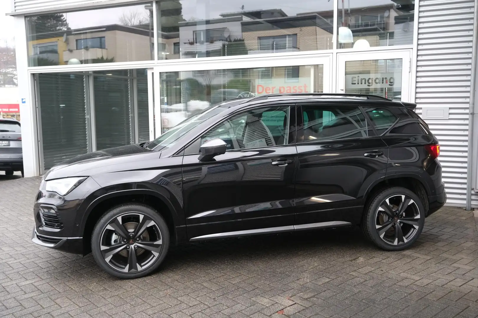 CUPRA Ateca 1.5 TSI DSG AHK Side-Assist Navi Kamera ACC LED... Schwarz - 2