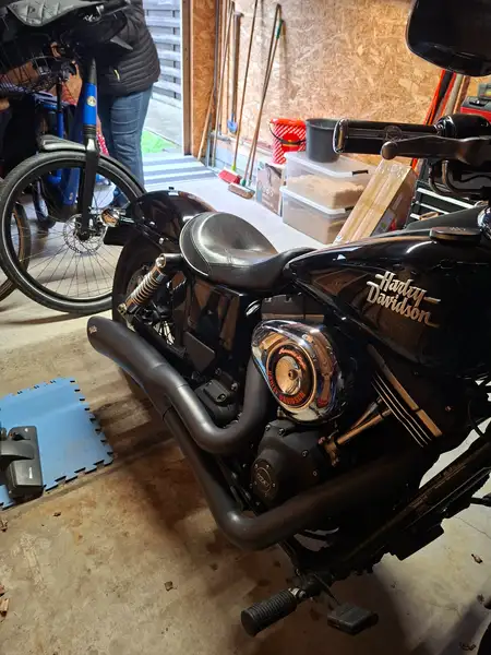 Harley-Davidson Dyna Street Bob - foto 2