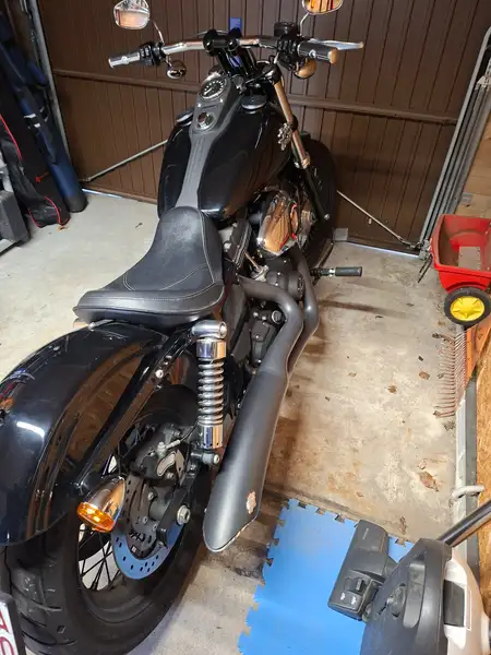 Harley-Davidson Dyna Street Bob - foto 7