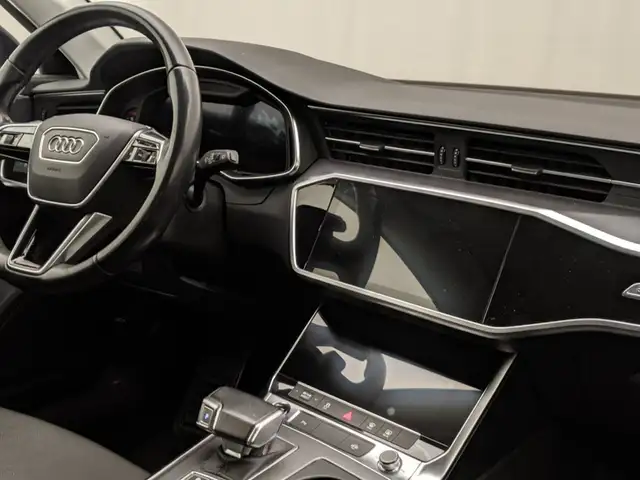 Audi A6 view 6
