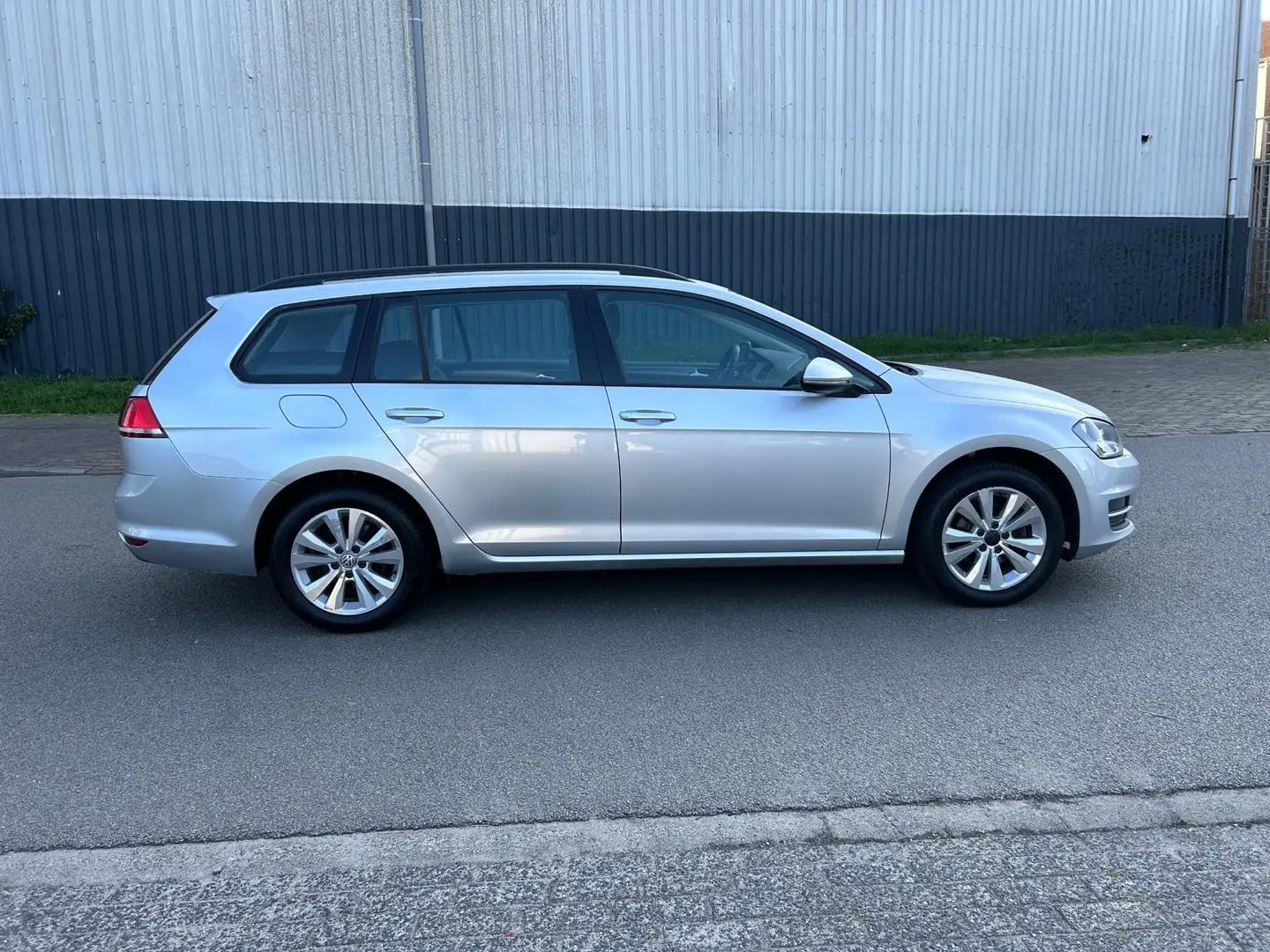 Volkswagen Golf Variant 1.2 TSI Navi/Pdc/Bluetooth/Trekhaak Grau - 2