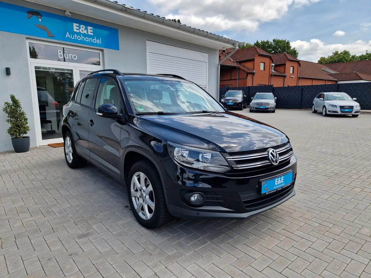 Volkswagen Tiguan 2.0 TDI+Allrad+Automatik+Leder Noir - 1
