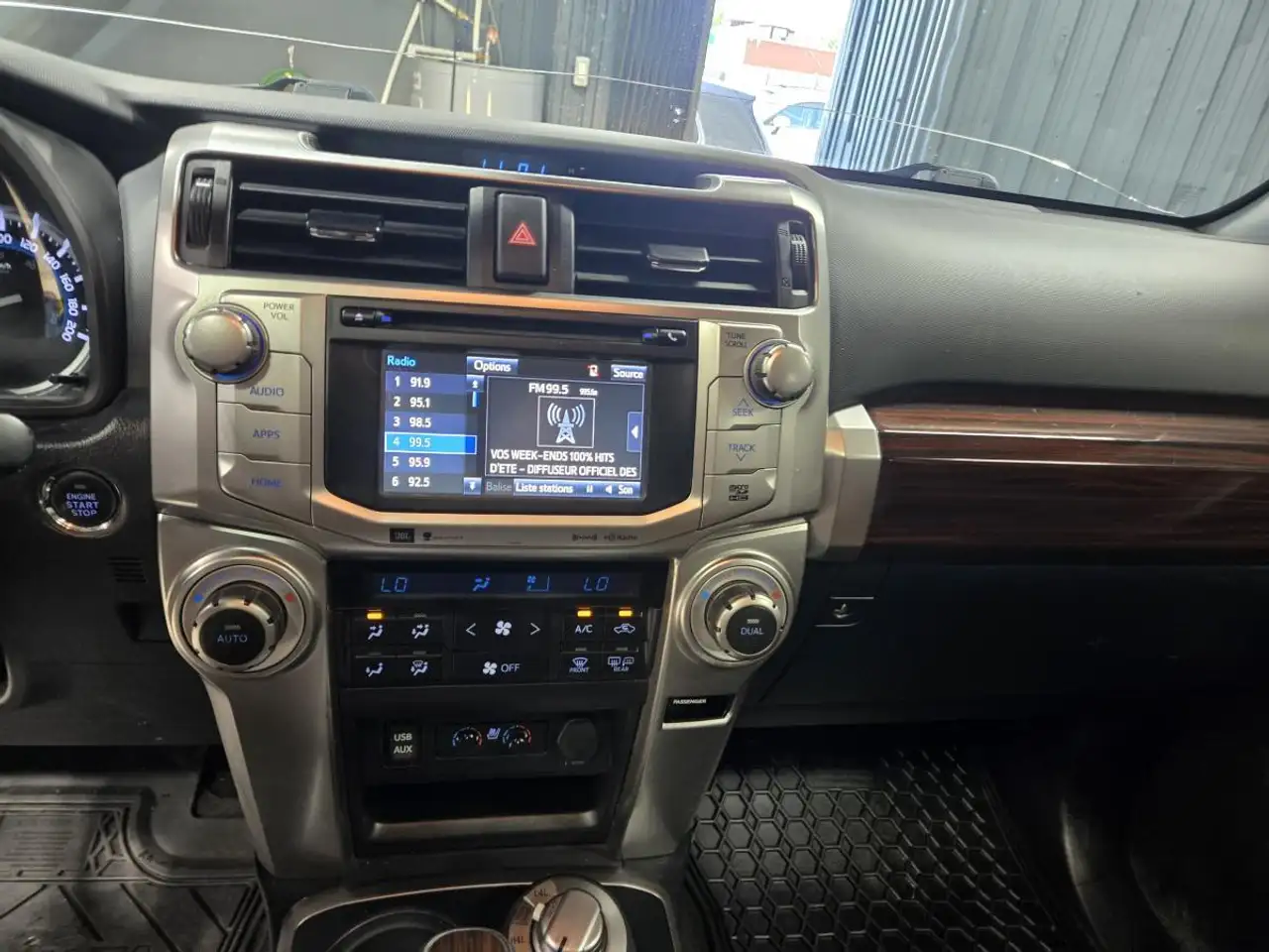 Toyota 4-Runner снимка Toyota 4-Runner