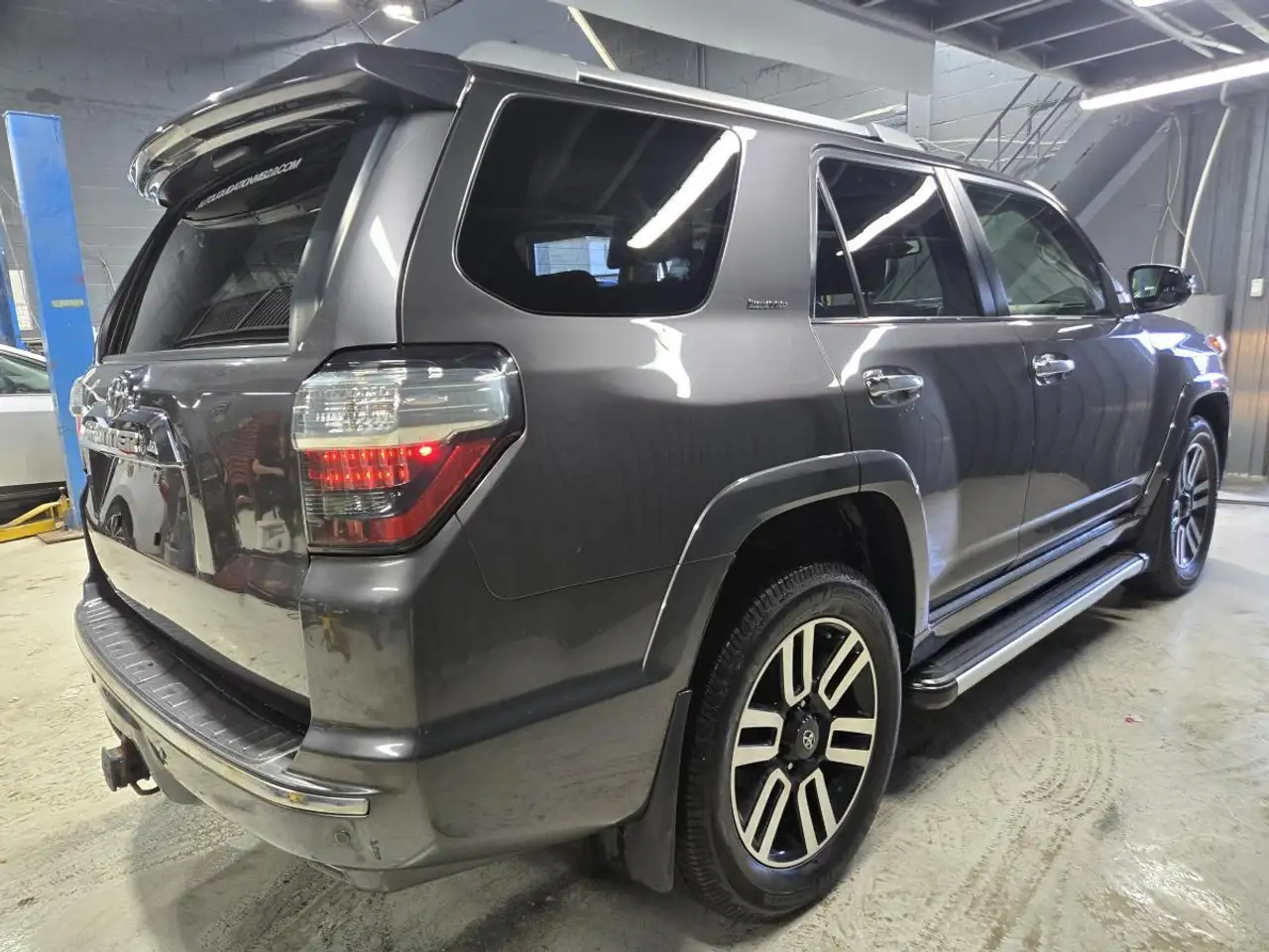 Toyota 4-Runner снимка Toyota 4-Runner