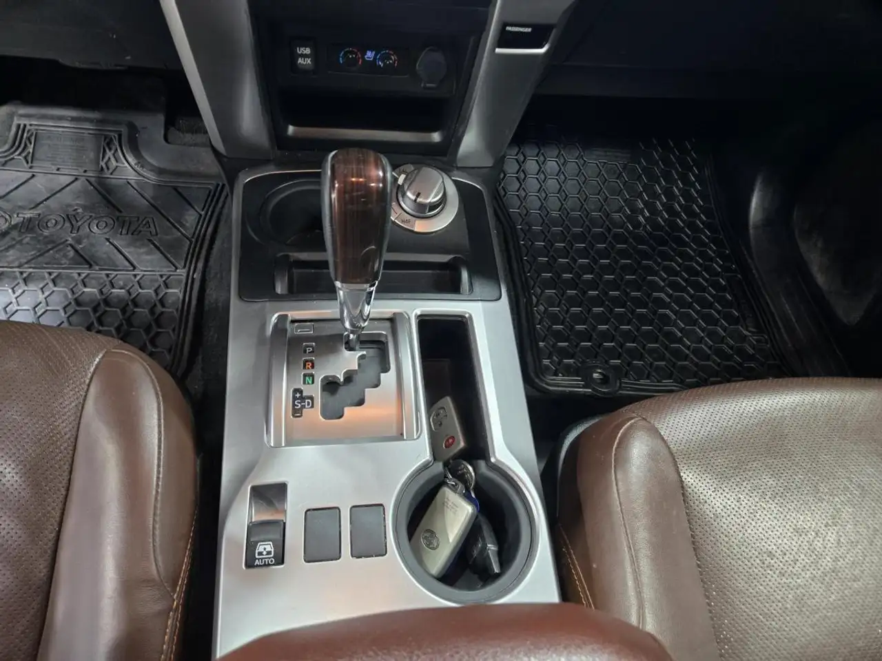 Toyota 4-Runner снимка Toyota 4-Runner