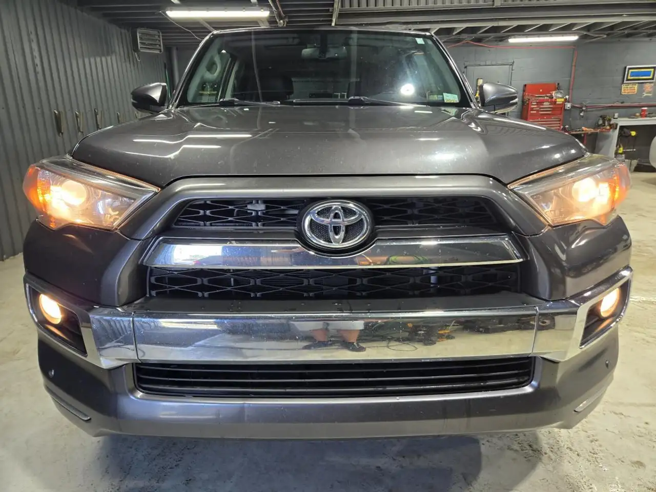 Toyota 4-Runner снимка Toyota 4-Runner