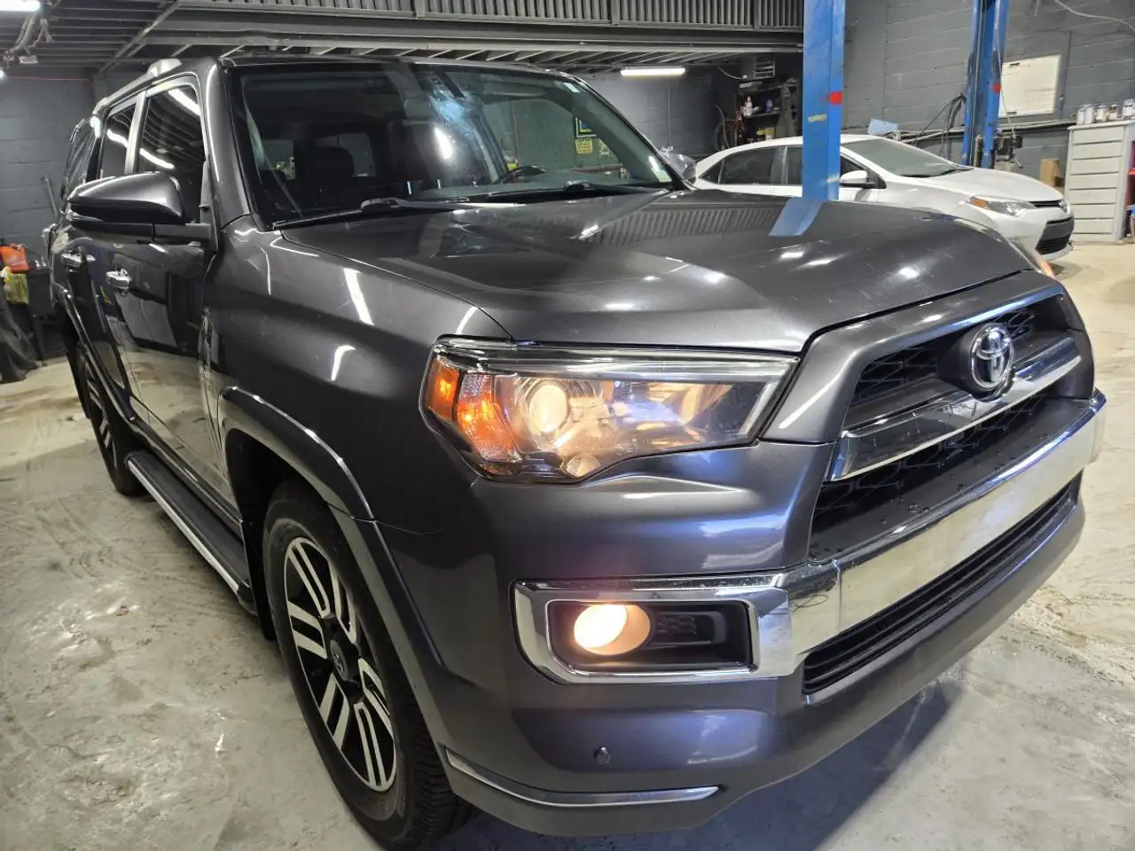 Toyota 4-Runner снимка Toyota 4-Runner